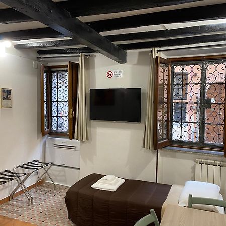 Casa Vicolo Moroni - Trastevere روما المظهر الخارجي الصورة
